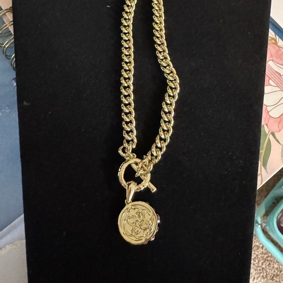 NWOT Kendra Scott Gold Chain Necklace with Floral Pendant - Picture 3 of 3